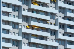 Comparaison entre diagnostic technique global et audit de fin de garantie décennale